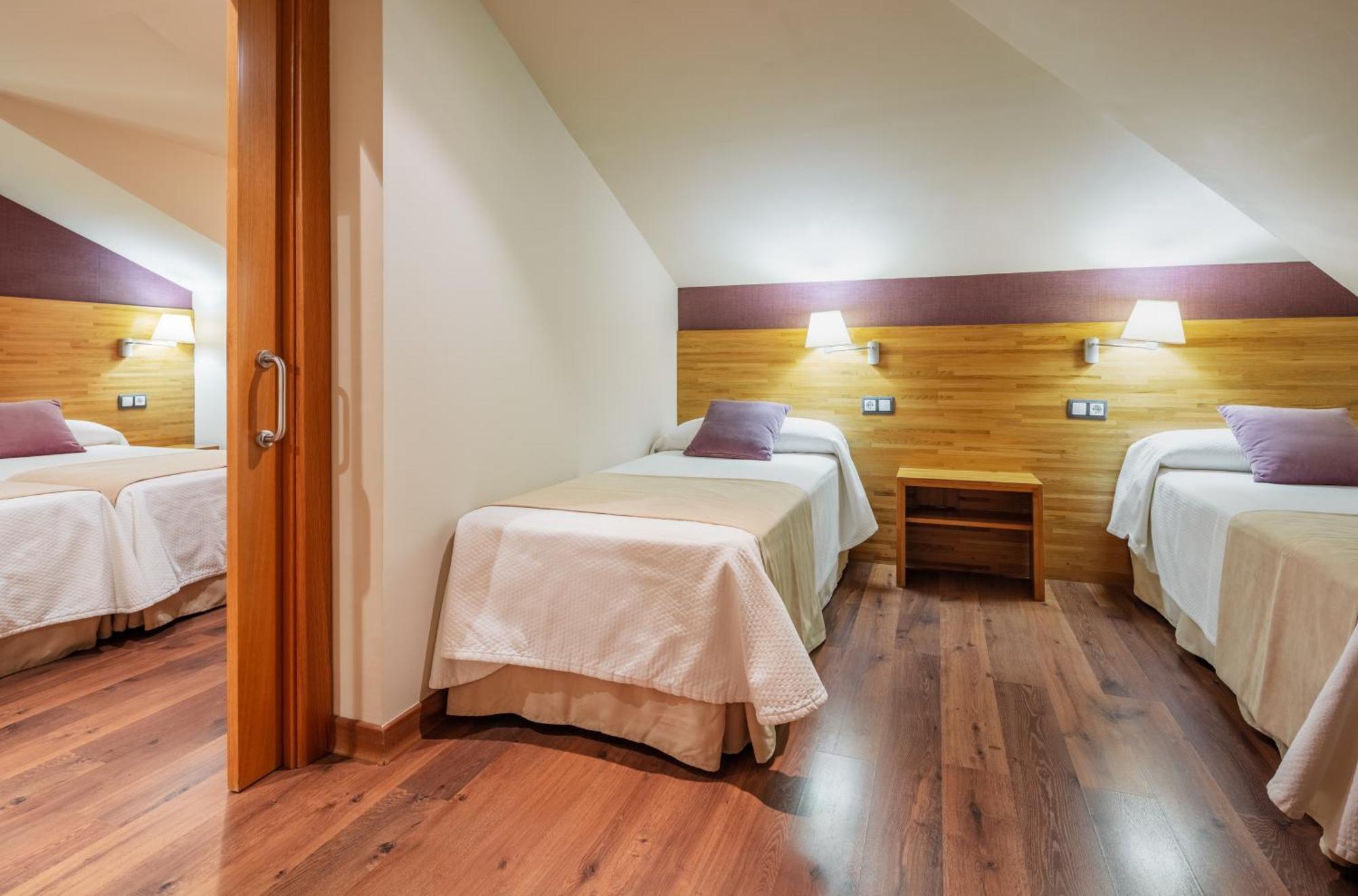 Don Paco Hotel Llanes Szoba fotó